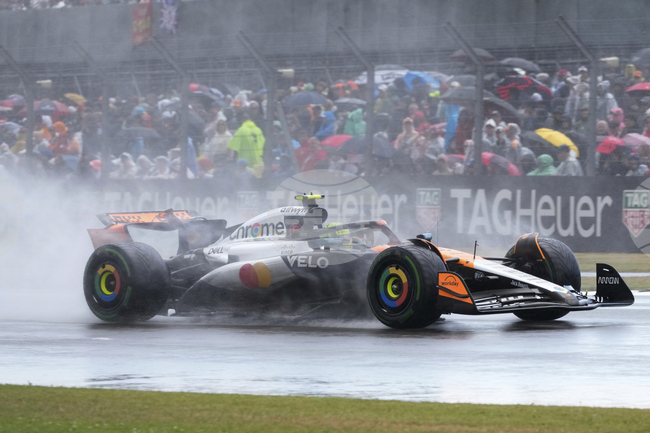 Ландо Норис записа драматична победа в Гран при на Великобритания от Формула 1, Макларън стигна до двоен успех