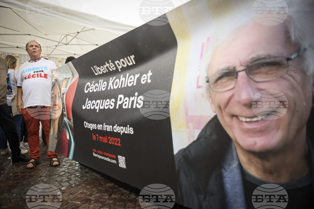 Двамата френски граждани бяха освободени заради „ислямското милосърдие“, заяви иранският външен министър