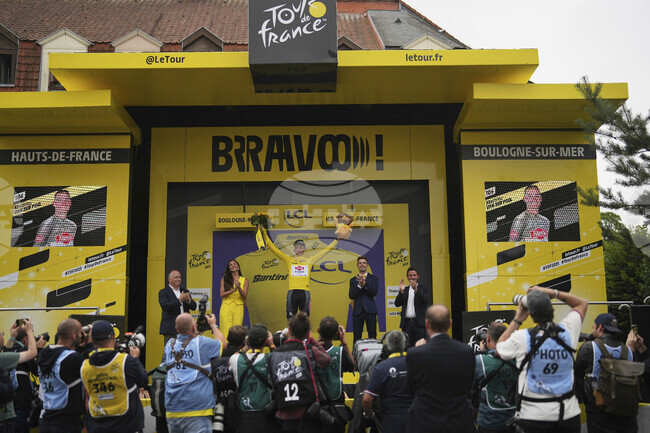 Матю ван дер Пул спечели втория етап на Тур дьо Франс и поведе в класирането