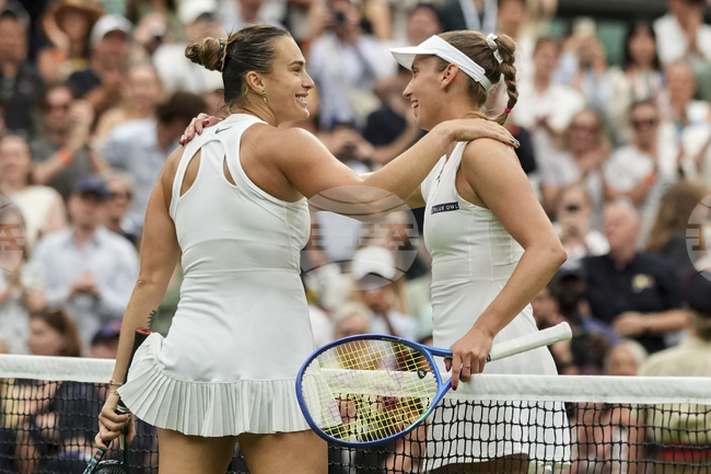 Арина Сабаленка е четвъртфиналистка на "Уимбълдън" след победа срещу Елизе Мертенс