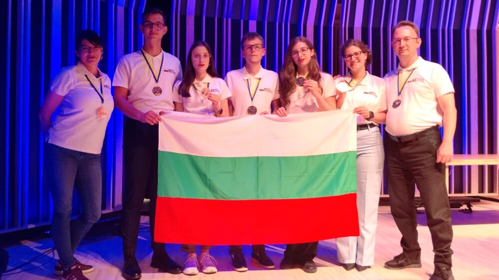 Български ученици спечелиха отборни бронзови медали от Международния турнир на младите физици (IYPT) в Швеция