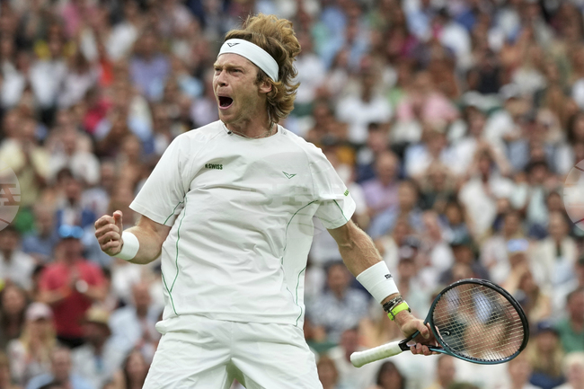 Рубльов достигна третия кръг на турнира от сериите "Мастърс" в Торонто след 250-ата си победа на твърда настилка, шампионът от 2022 година отпадна