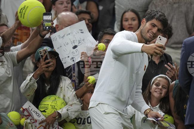Карлос Алкарас преодоля сет пасив и победи Андрей Рубльов на "Уимбълдън"