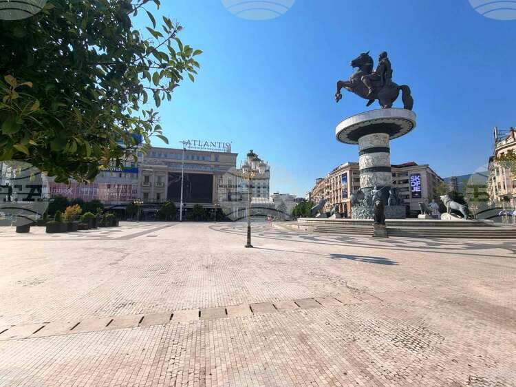 Scorching Heat Empties Skopje Streets