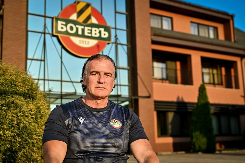 Иван Цветанов е новият директор на детско-юношеската школа на Ботев (Пловдив)