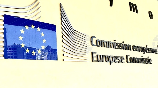 ЕК прави оценка за цялостното въздействие от възможната продажба на европейската собственост на "Лукойл"