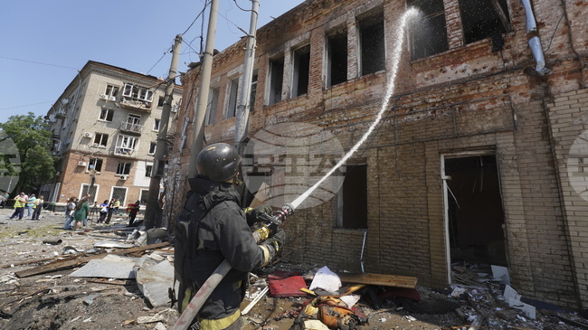 Руските нападения са нанесли щети на 179 жилищни сгради в украинския град Харков миналия месец, каза кметът