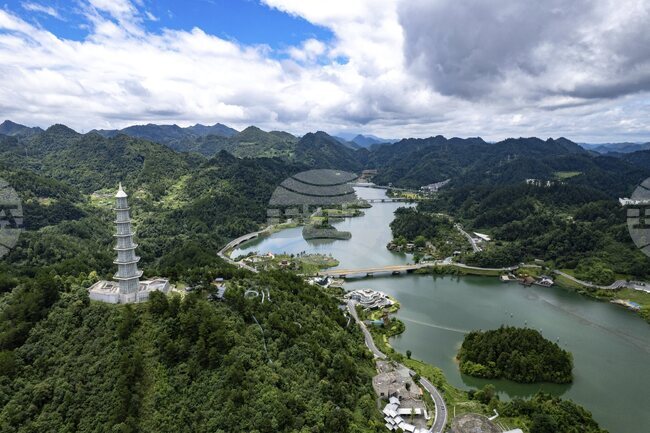 Китай пусна в експлоатация най-високия мост в света 