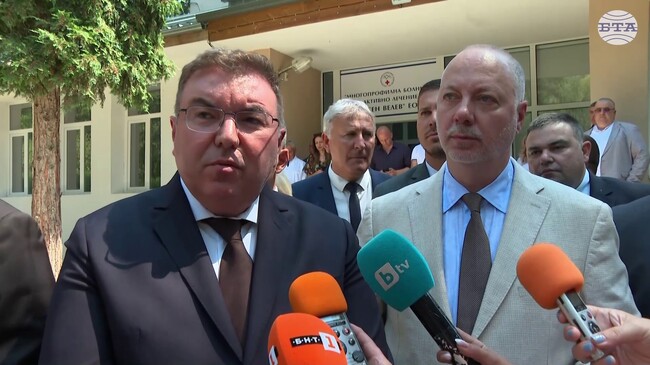 Трябва да спрем да противопоставяме съсловията едно на друго, каза председателят на парламентарната комисия по здравеопазване проф. Костадин Ангелов