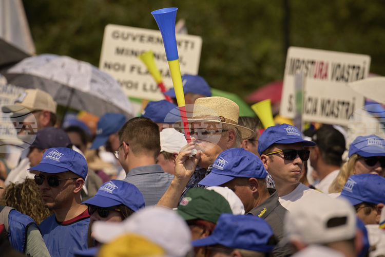 Romania Faces Harsh Economic Measures to Avoid "Greek Scenario"