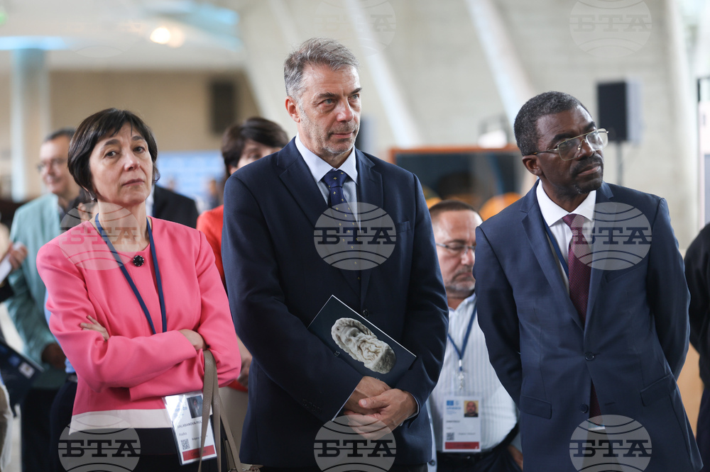 Франция - Париж - „По вълните на Черно море през вековете“ - изложба - откриване