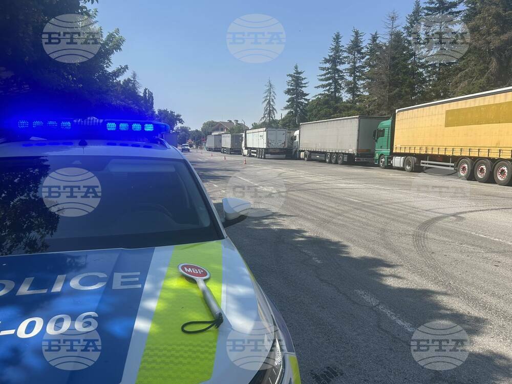 Ограничено е движението на тежкотоварни камиони над 20 тона по пътя Русе – Варна в област Шумен заради високите температури