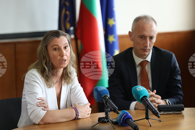 Председателят на Съвета на ректорите проф. Миглена Темелкова благодари на депутатите, внесли промените в Закона за висшето образование