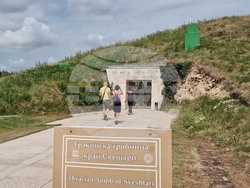 Исперих - списание ЛИК - Тракийската царска гробница