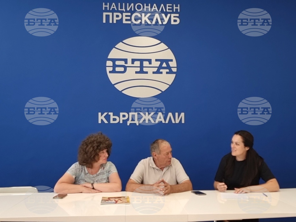 Стараем се да запазим онзи дух, който ни е предаден като ценност, каза председателят на кърджалийското читалище „Родопски фар 1938“ Иван Узунов