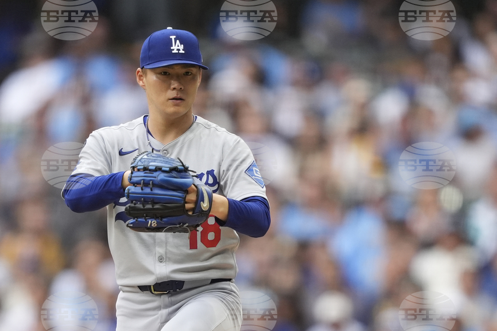 Dodgers Brewers Baseball