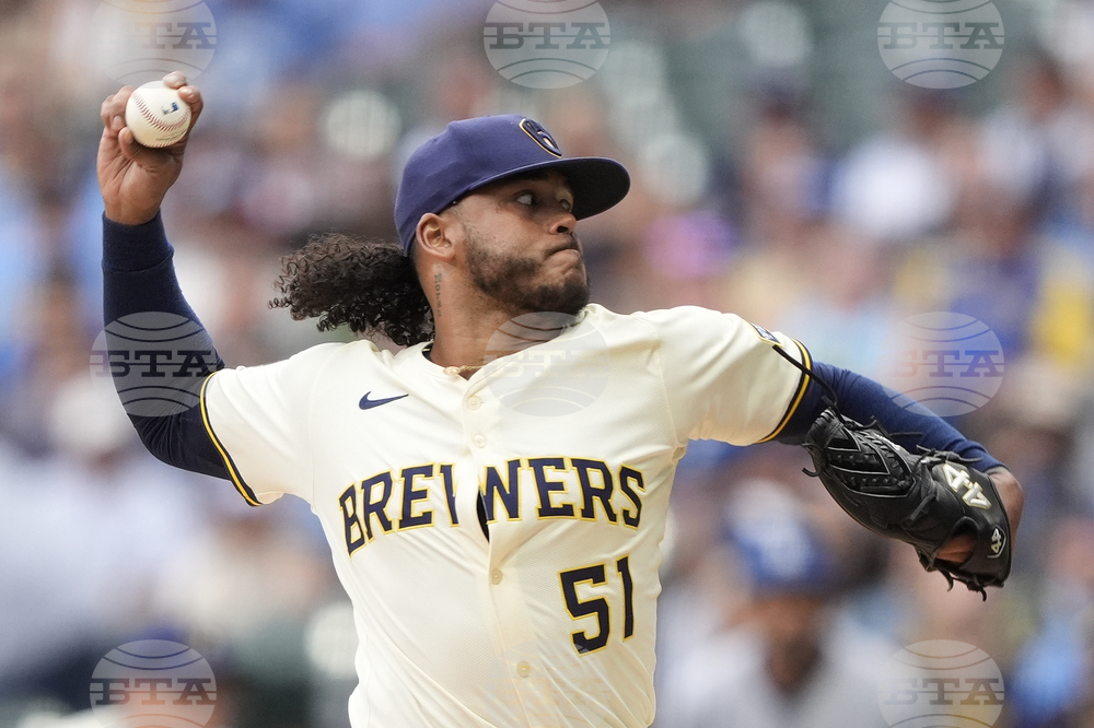 Dodgers Brewers Baseball