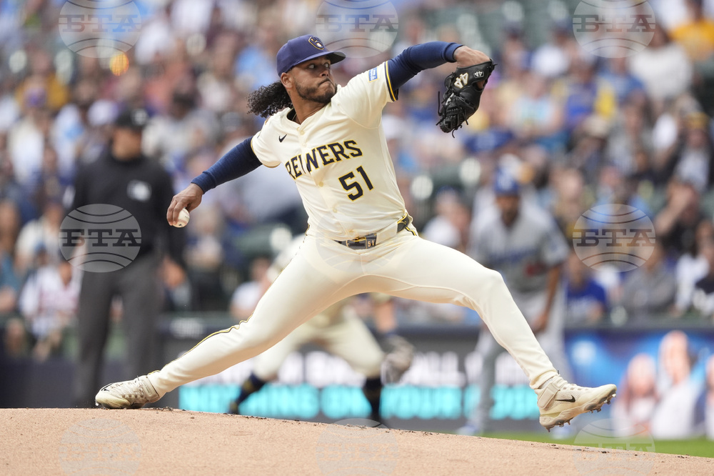 Dodgers Brewers Baseball