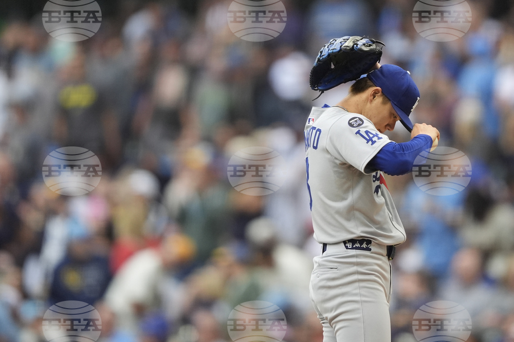 Dodgers Brewers Baseball