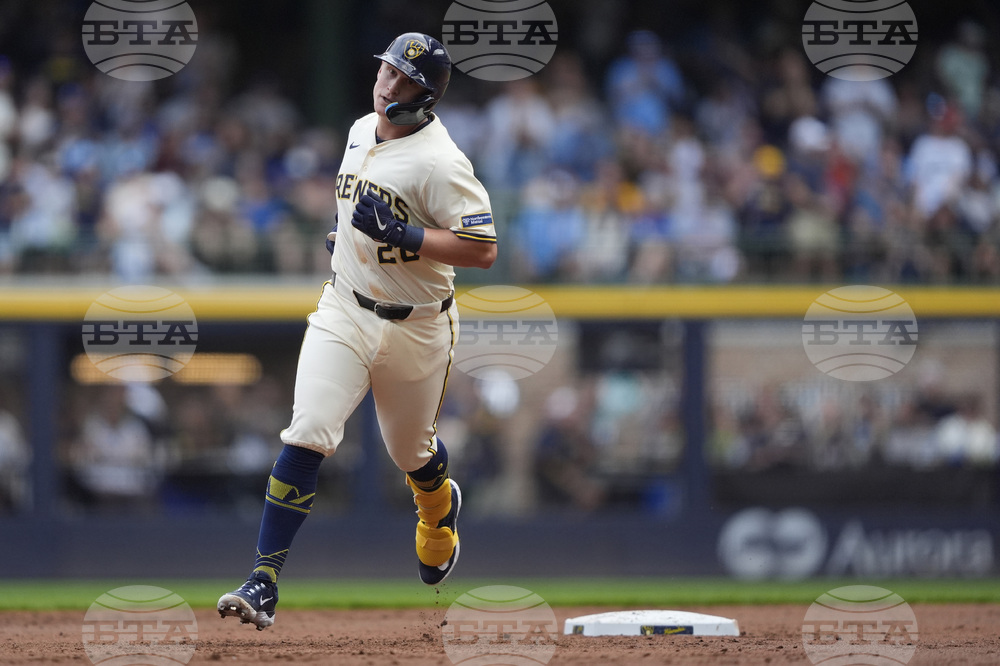 Dodgers Brewers Baseball
