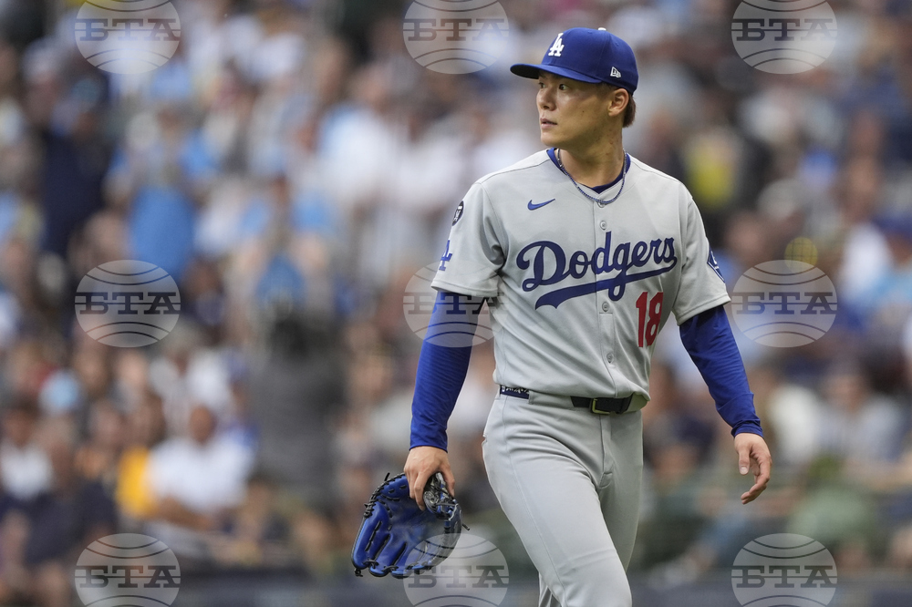 Dodgers Brewers Baseball