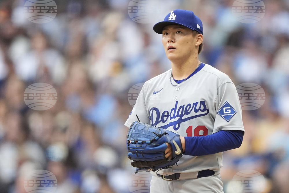 Dodgers Brewers Baseball