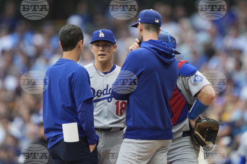 Dodgers Brewers Baseball