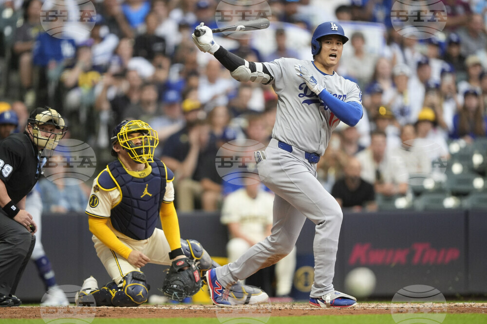 Dodgers Brewers Baseball