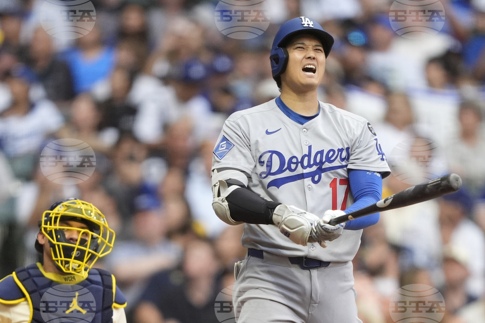 Dodgers Brewers Baseball