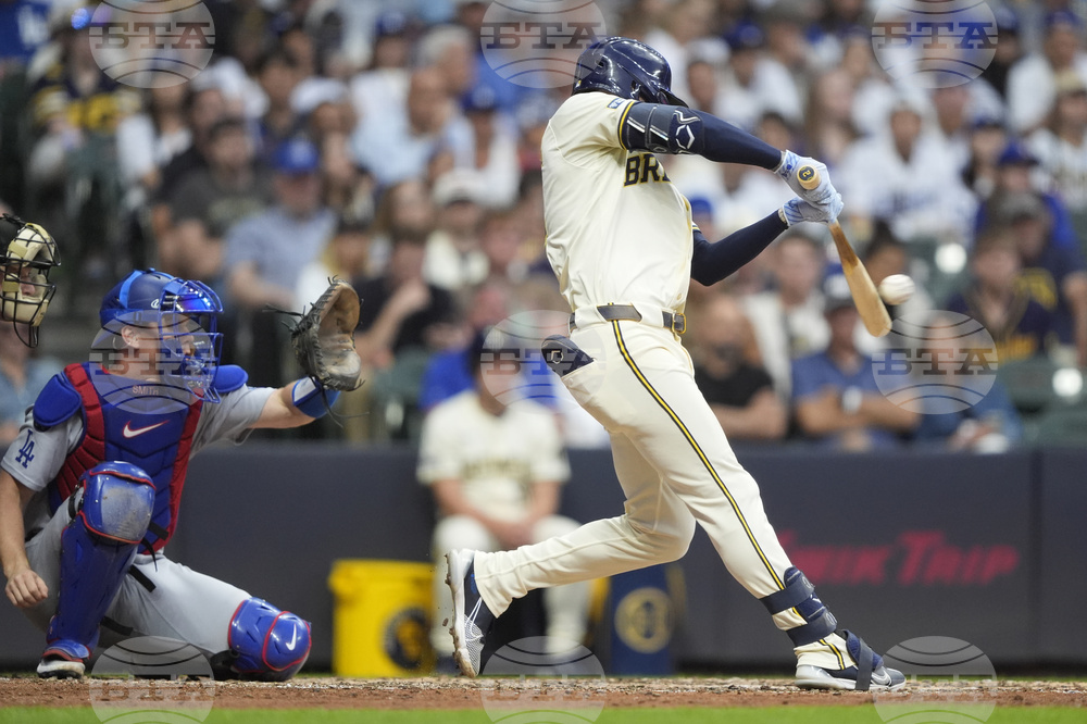 Dodgers Brewers Baseball