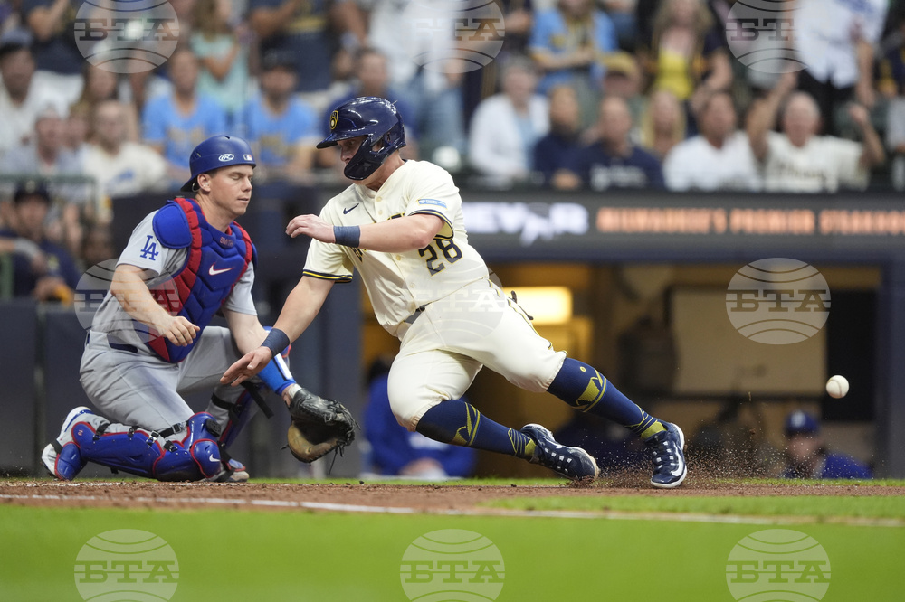 Dodgers Brewers Baseball