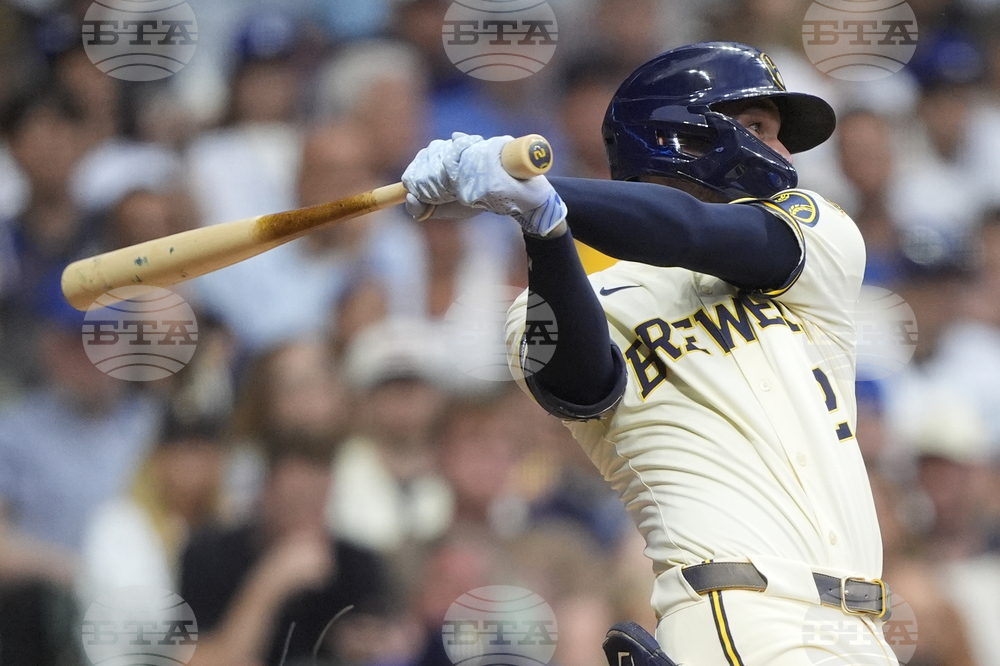 Dodgers Brewers Baseball
