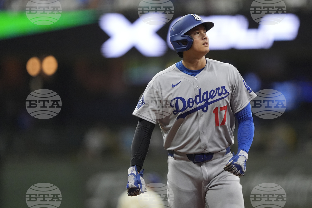 Dodgers Brewers Baseball