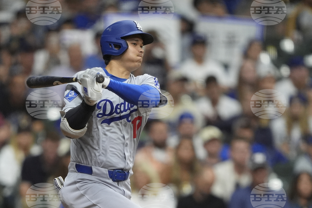 Dodgers Brewers Baseball