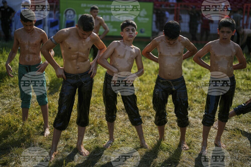 Turkey Youth Wrestling Photo Gallery