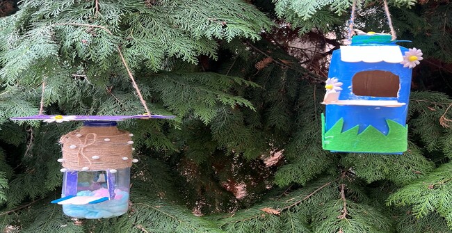 Ученици строят домове за птици от отпадъчни материали по международен проект