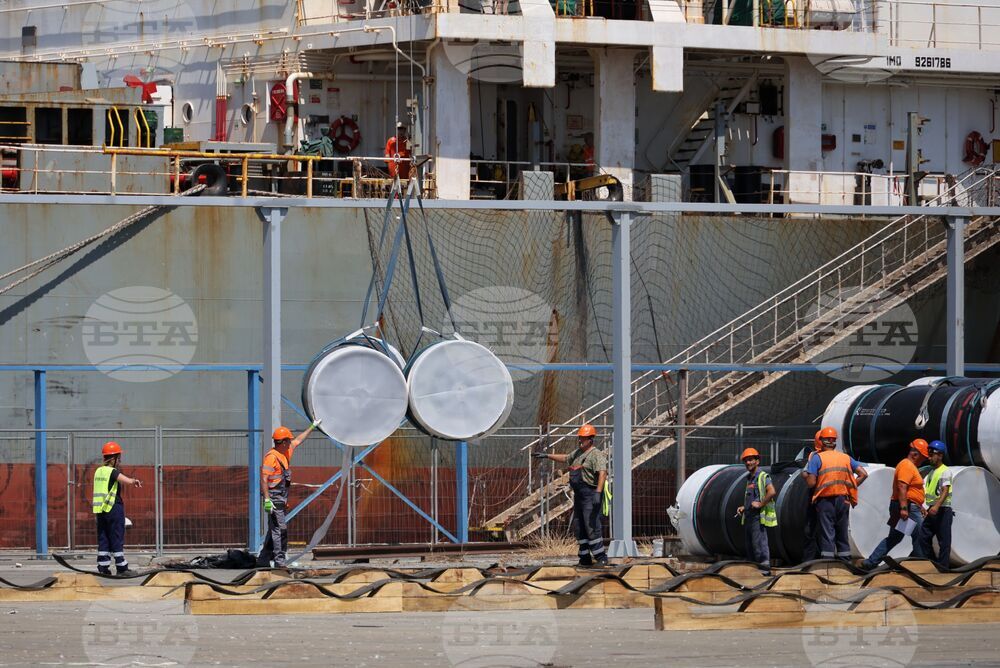 Правителството одобри премахването на бетонни колони и метални греди от Порт "Бургас запад"