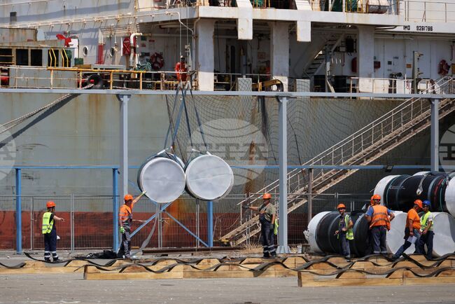 Правителството одобри премахването на бетонни колони и метални греди от Порт "Бургас запад"
