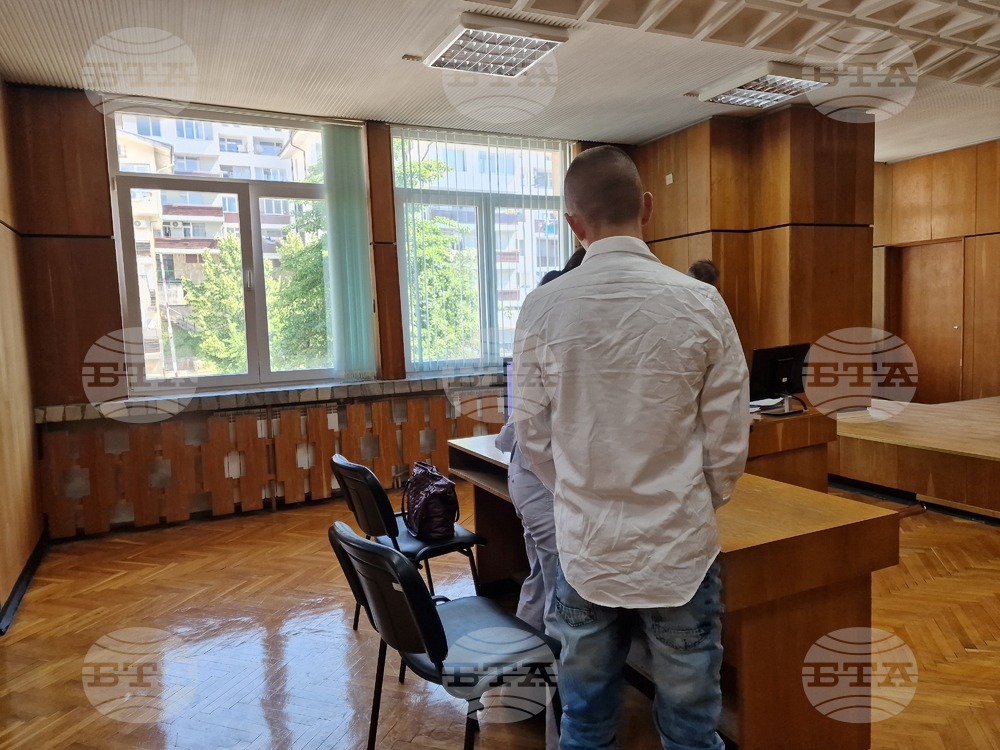 С „обществено порицание“ Окръжният съд в Смолян наказа 18-годишен, присвоил чужд профил в социална мрежа и измамил трима души