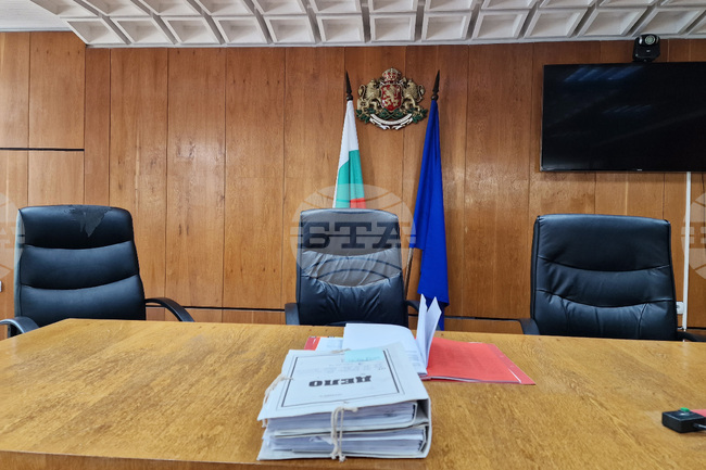 Районният съд в Девин наложи постоянна мярка „задържане под стража“ на мъж, арестуван с 19 дози фентанил