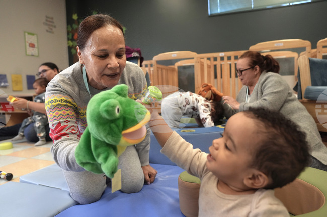 Коефициентът на раждаемост в САЩ е достигнал още по-ниски нива през 2024 г. 