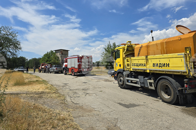 Възобновил се е пожар, възникнал в землището на видинското село Каленик
