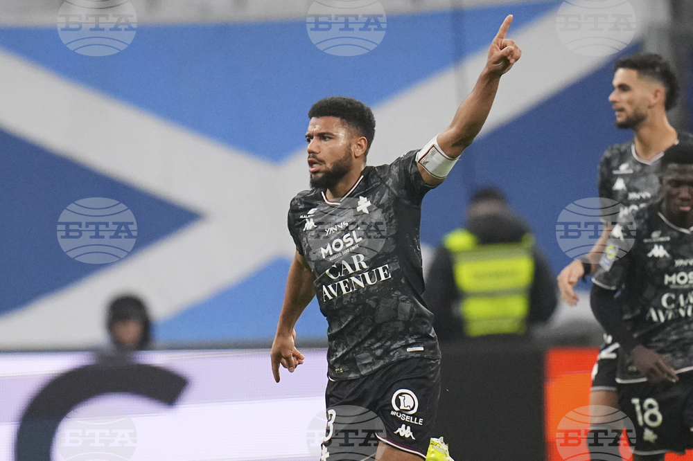Metz Absent Captain