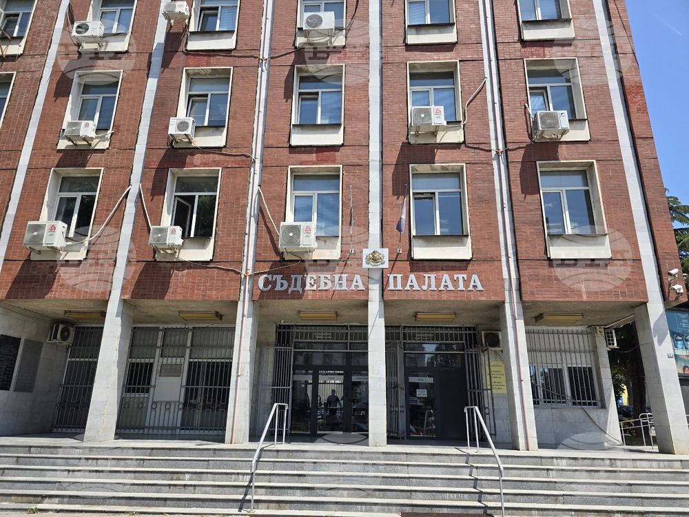 Окръжният съд в Плевен остави в ареста шофьора, причинил катастрофата, в която загина 12-годишната Сияна