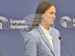 Ева Майдел - пресконференция