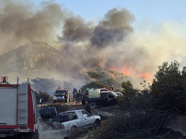 A Joint Response to Crete Wildfire: Firefighters and Citizens Working Together