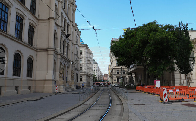 Виена увеличава цените за градски транспорт и паркиране с близо 30 процента