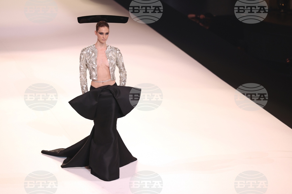 France Fashion Stephane Rolland F/W 25 26
