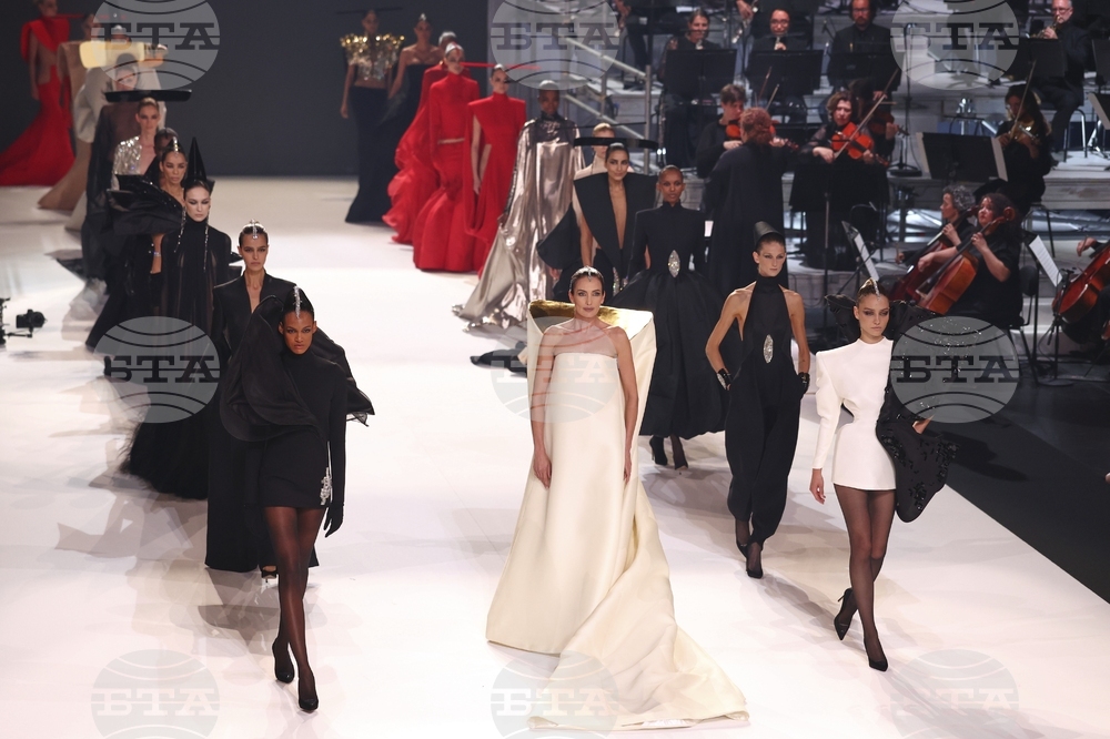 France Fashion Stephane Rolland F/W 25 26