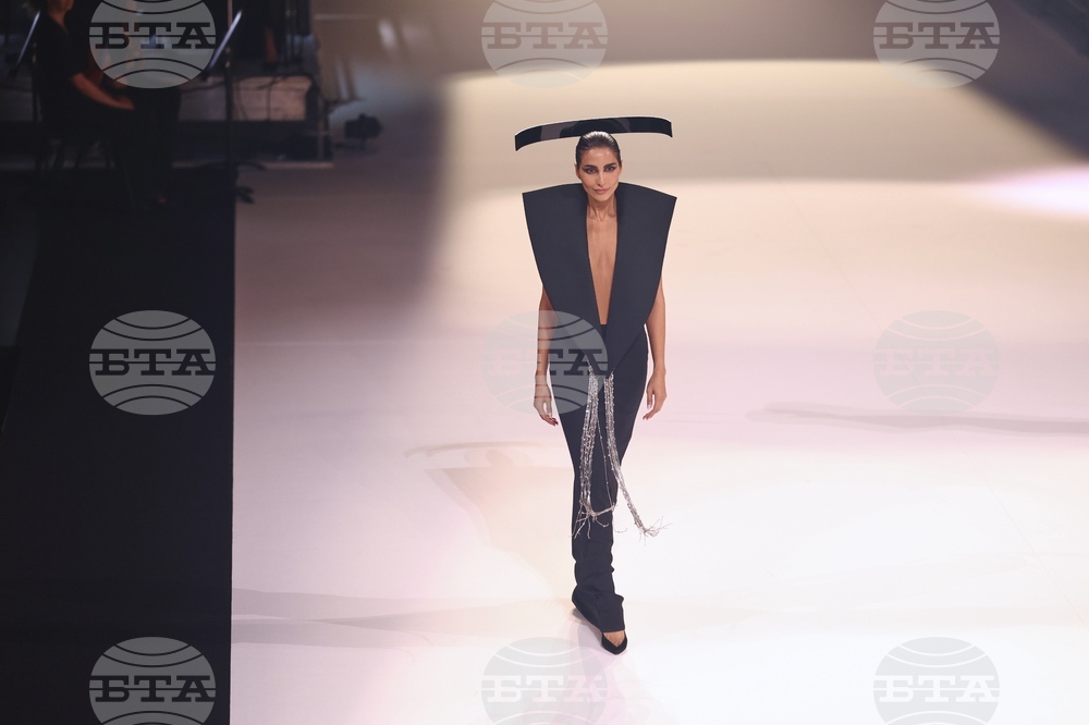France Fashion Stephane Rolland F/W 25 26
